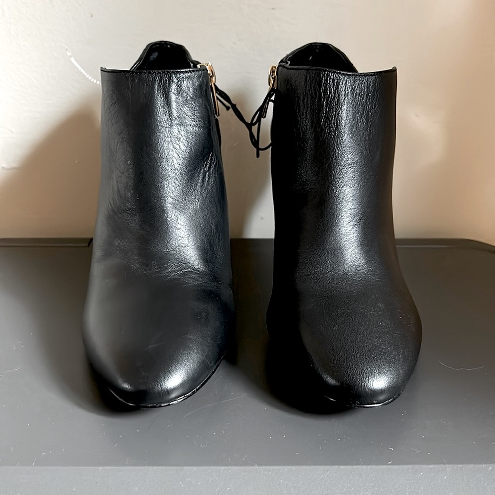 Black booties Vince Camuto